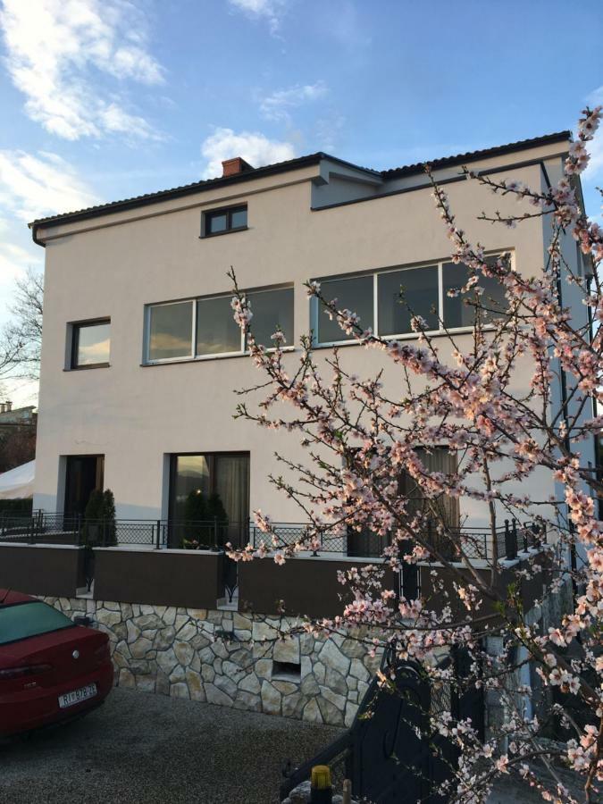 Apartment Ruzmarin Porat Eksteriør bilde